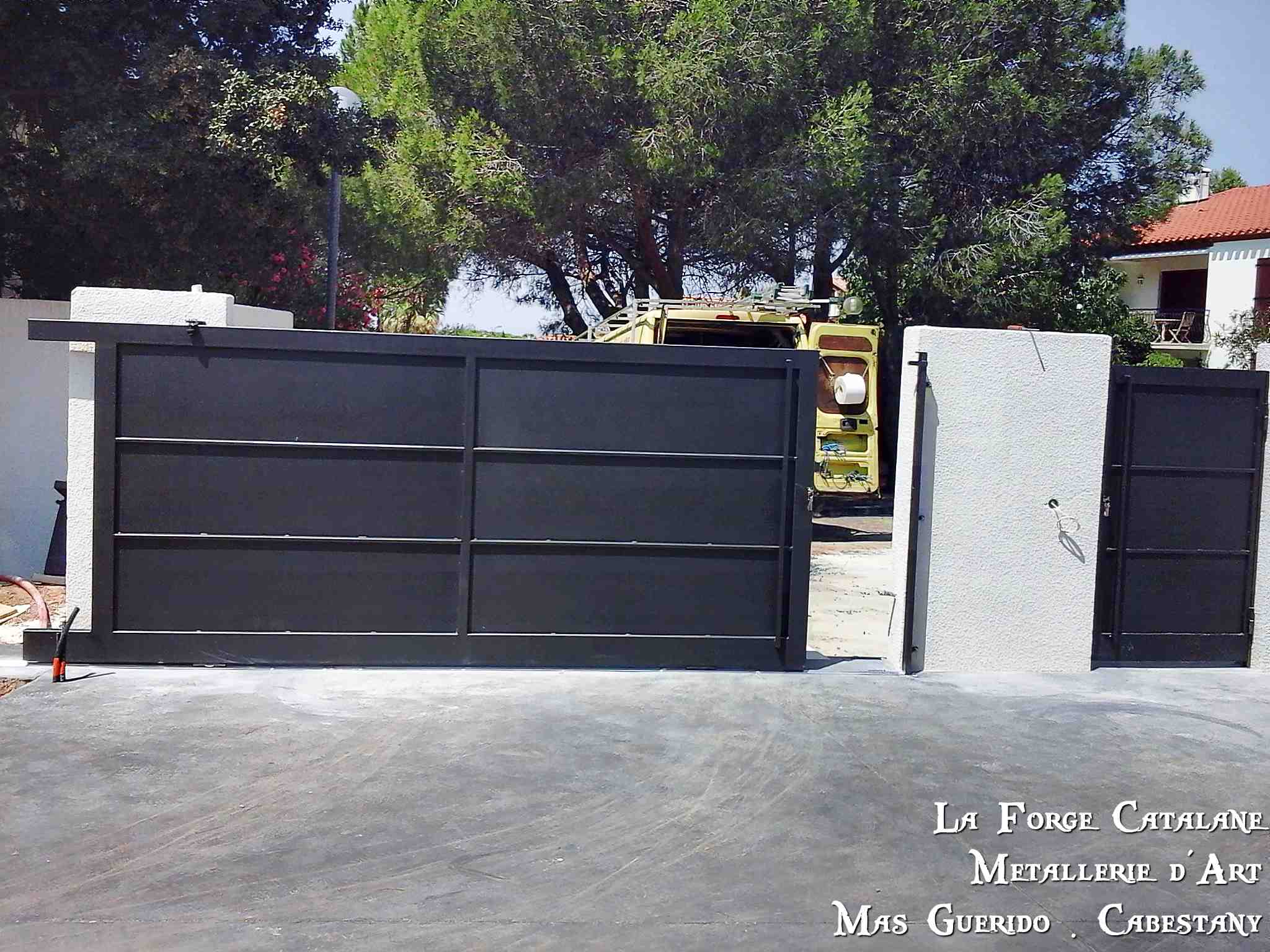 portillon portail 3 lames caisson simple face forge catalane 2.jpg